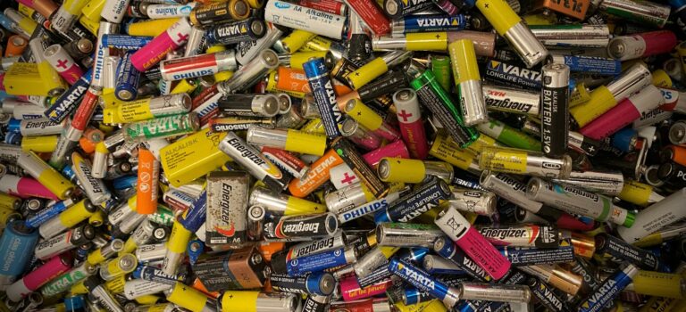 Heile 459 brannhendingar på gjenvinningsanlegg – feilsorterte batteri hovudårsaka